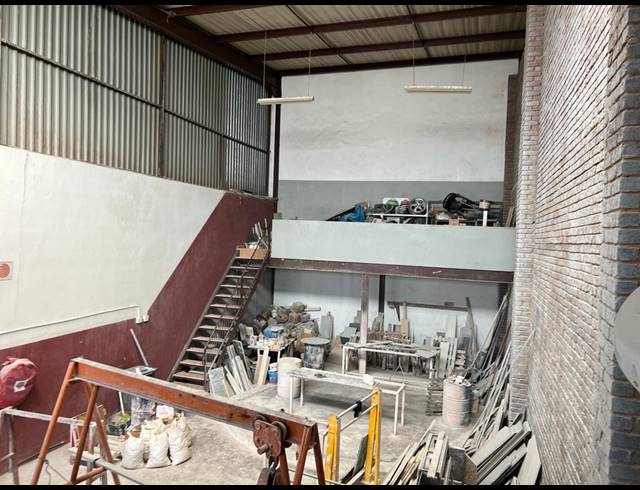 205M² WAREHOUSE FOR SALE IN MOREHILL